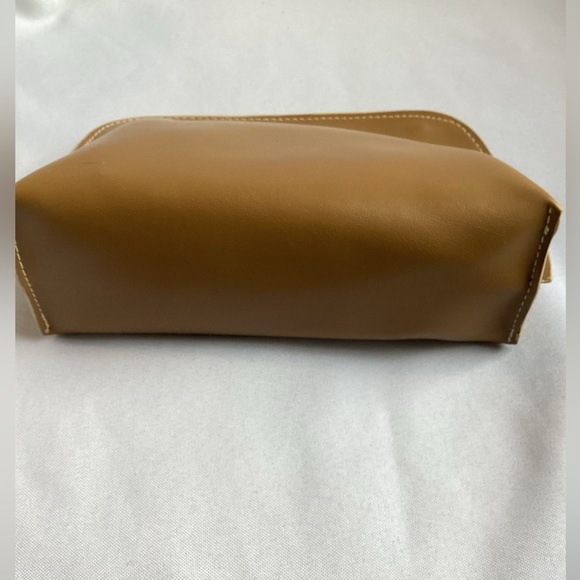 Delta Airlines Business Class Amenity bag - Picture 3 of 4